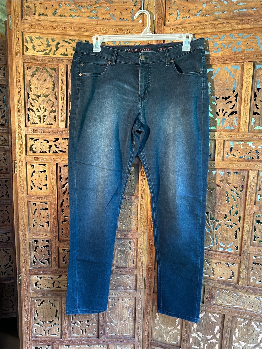 Liverpool Women’s Indigo Slim Straight Jeans.  Size 14